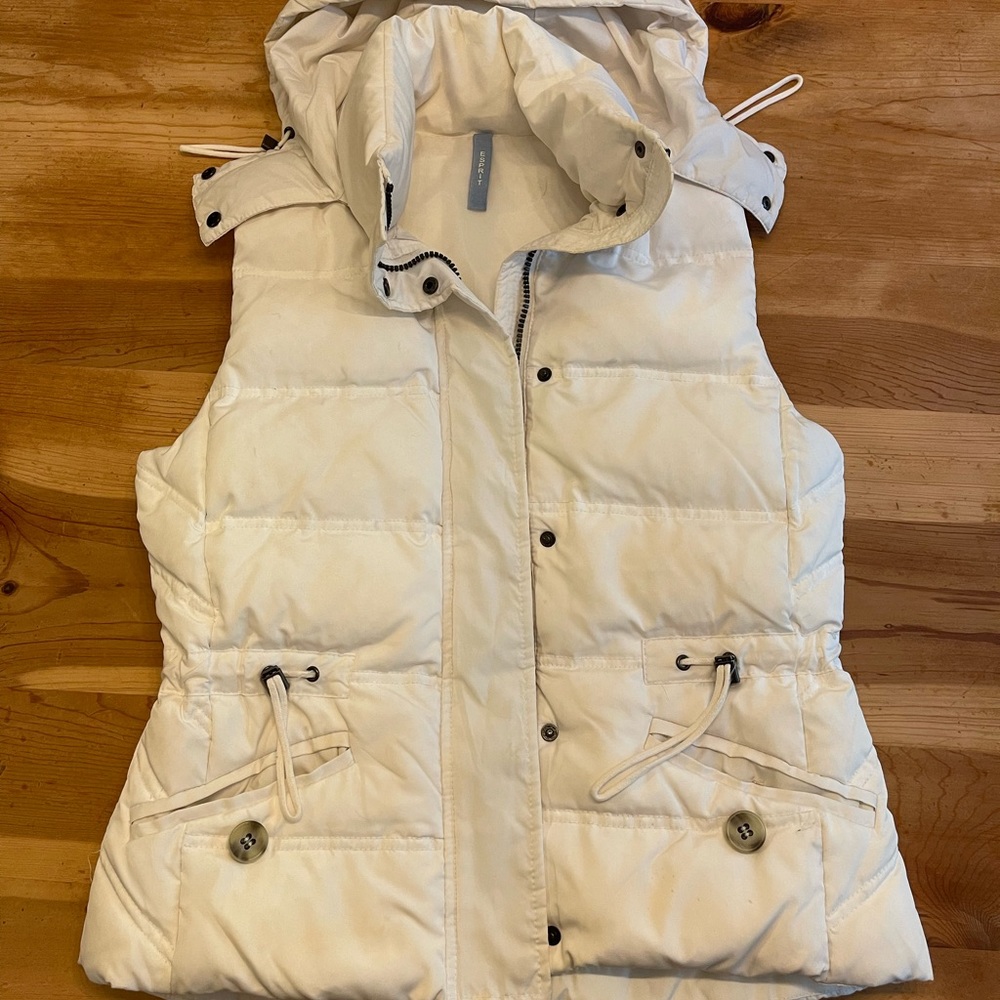 Esprit white puffer vest